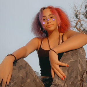 Meet your Posher, Laylins